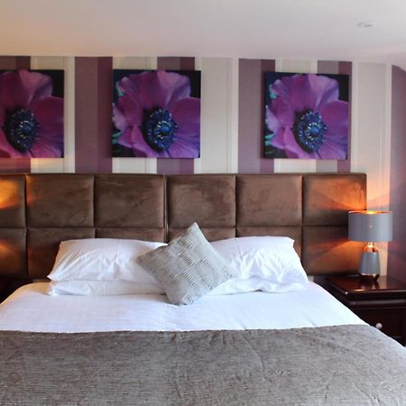 The Cricketers Arms Hotel Quendon Room photo