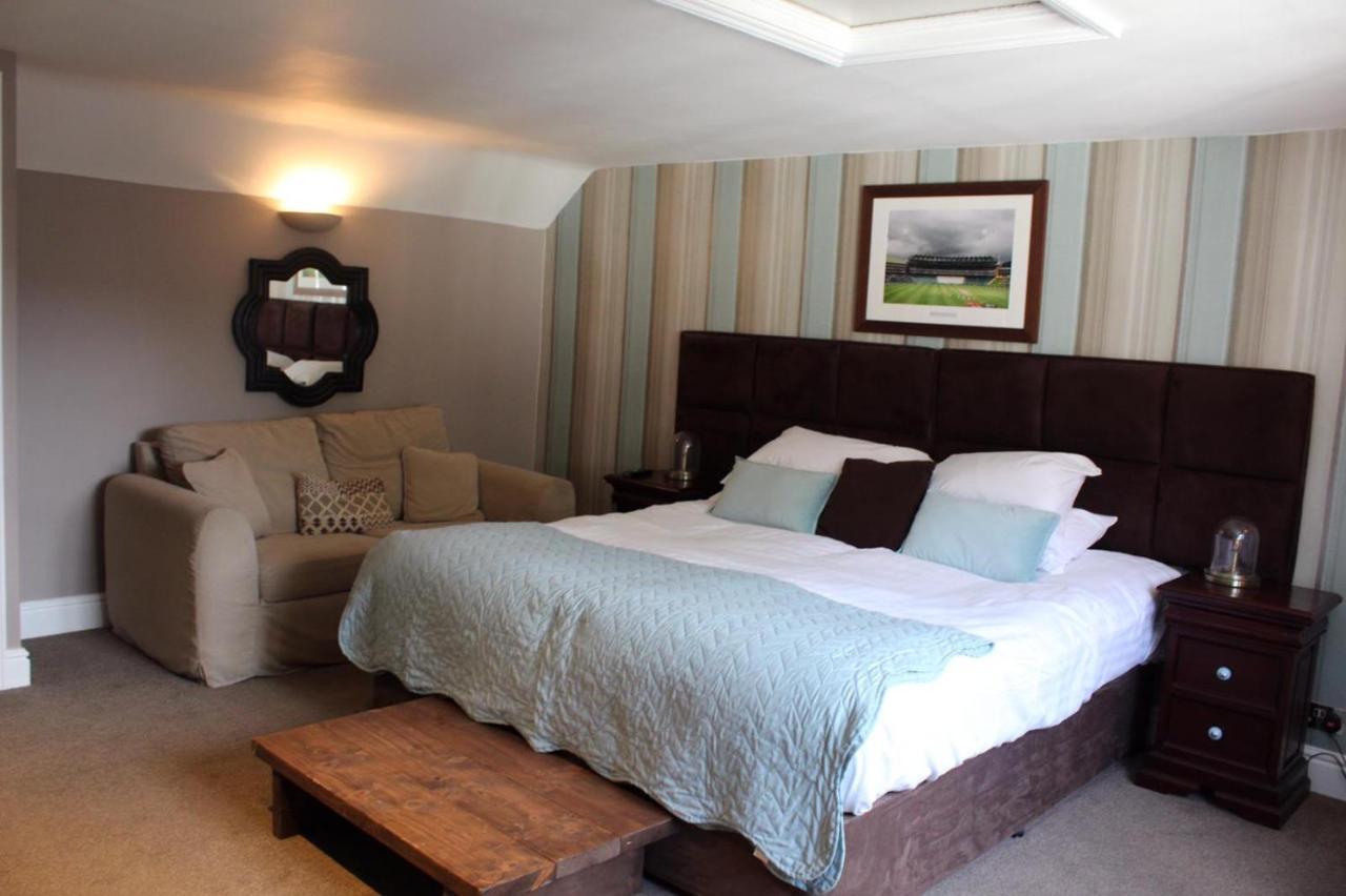 The Cricketers Arms Hotel Quendon Room photo